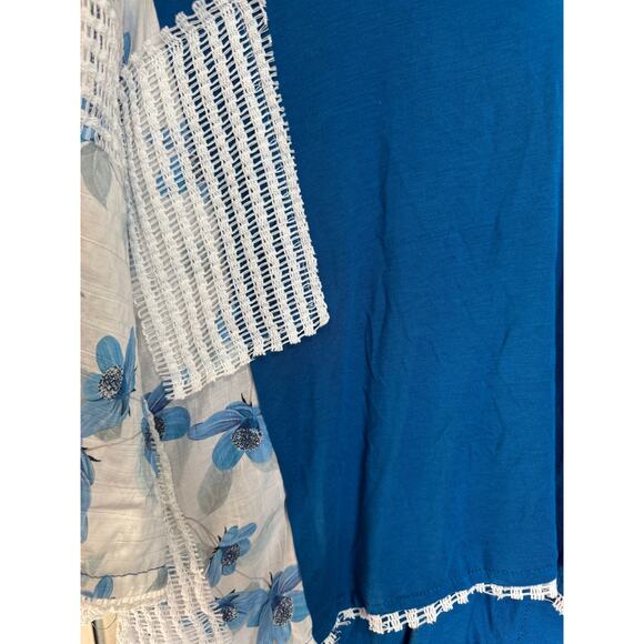 POL Crochet Detail Floral V Neck Oversized Top Tunic Blue White Size Medium - Picture 8 of 15